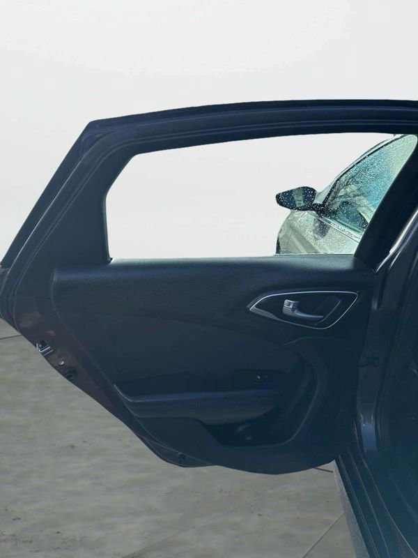 Used 2015 Chrysler 200 Limited image 19