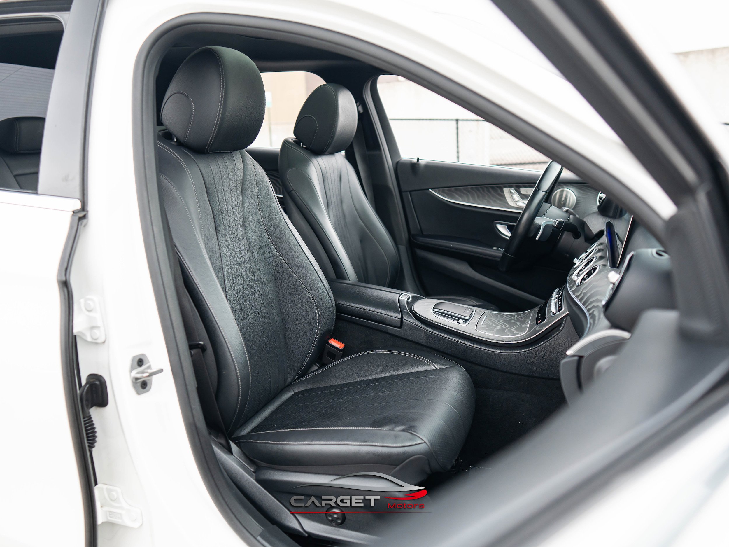 Used 2021 Mercedes-Benz E 350 Sedan w/ Premium Package image 17