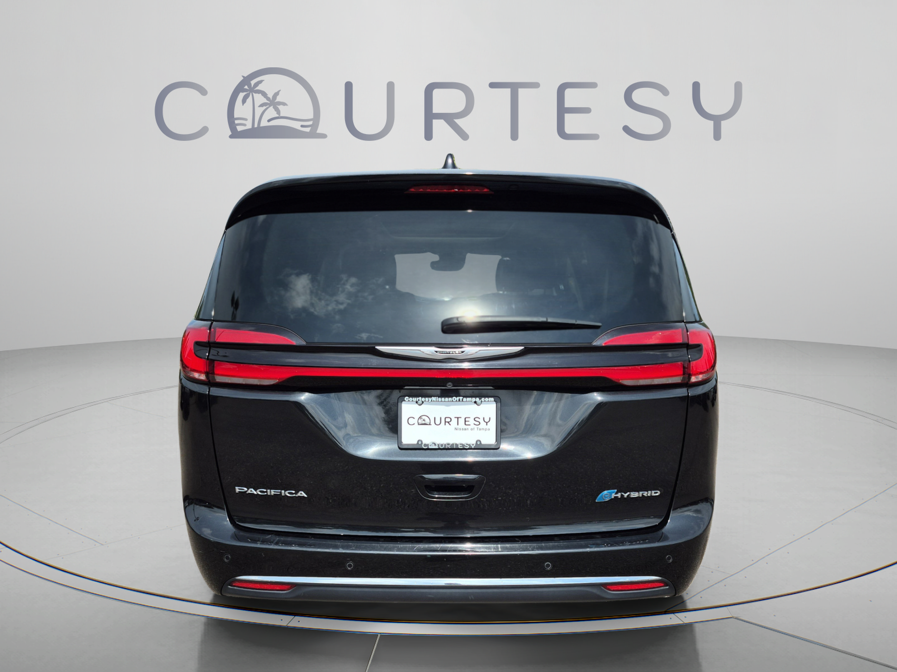 Used 2023 Chrysler Pacifica Limited FWD image 6