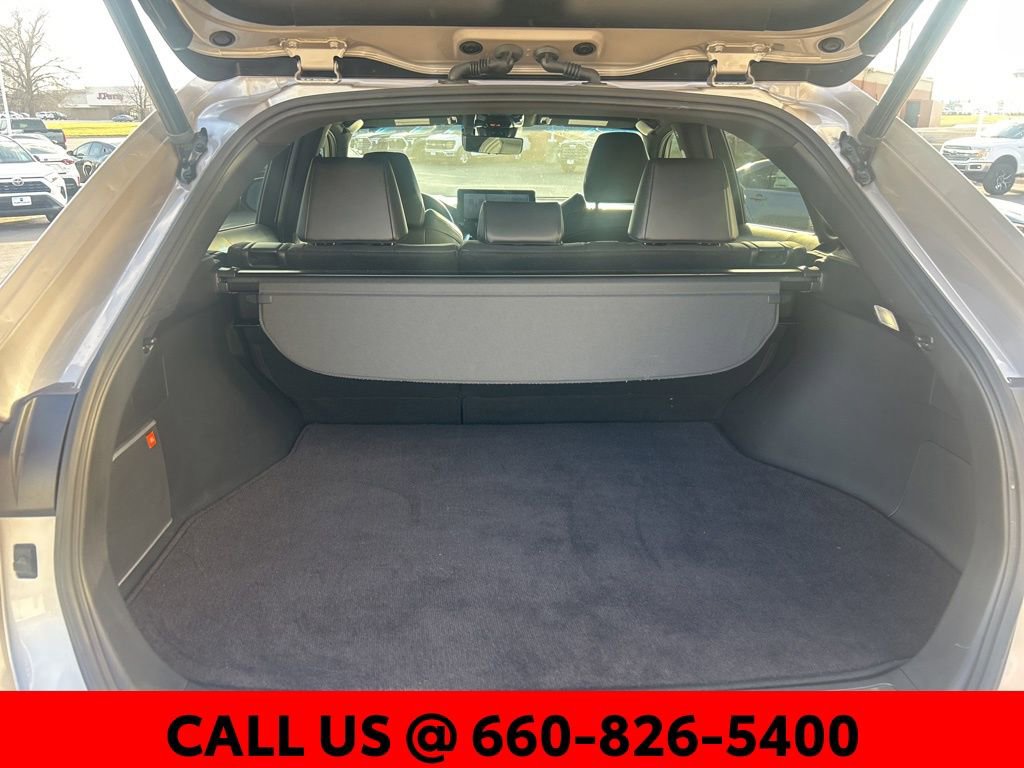 Used 2022 Toyota Venza Limited image 16