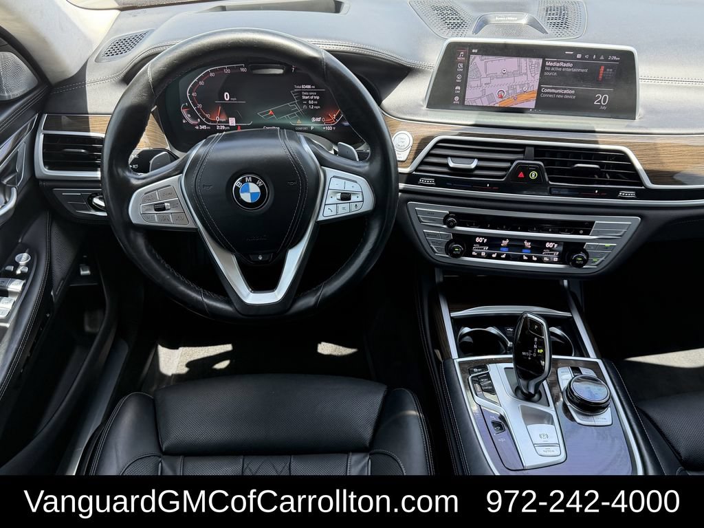 Used 2022 BMW 750i xDrive AWD/4WD image 11