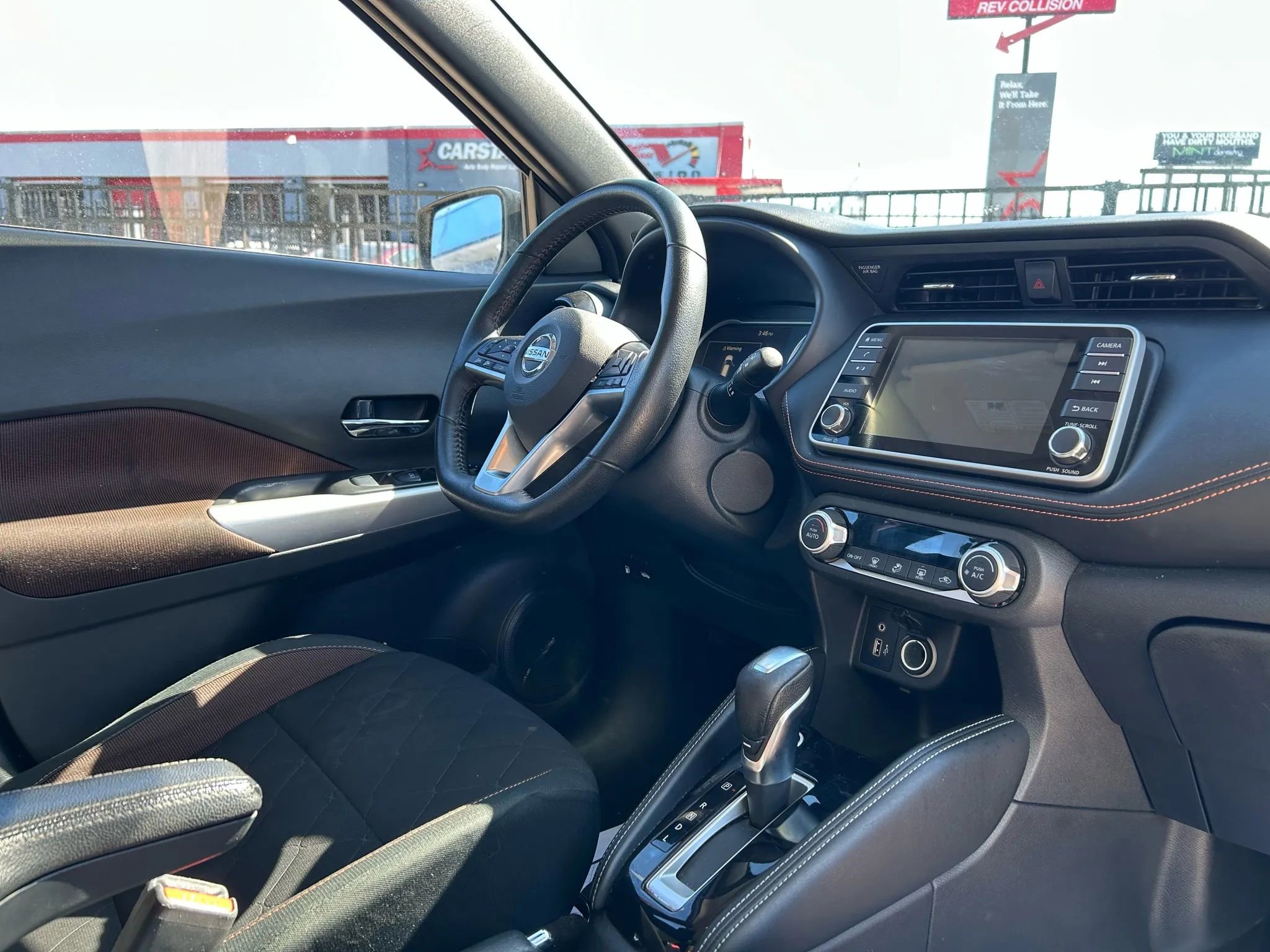 Used 2020 Nissan Kicks SR image 14
