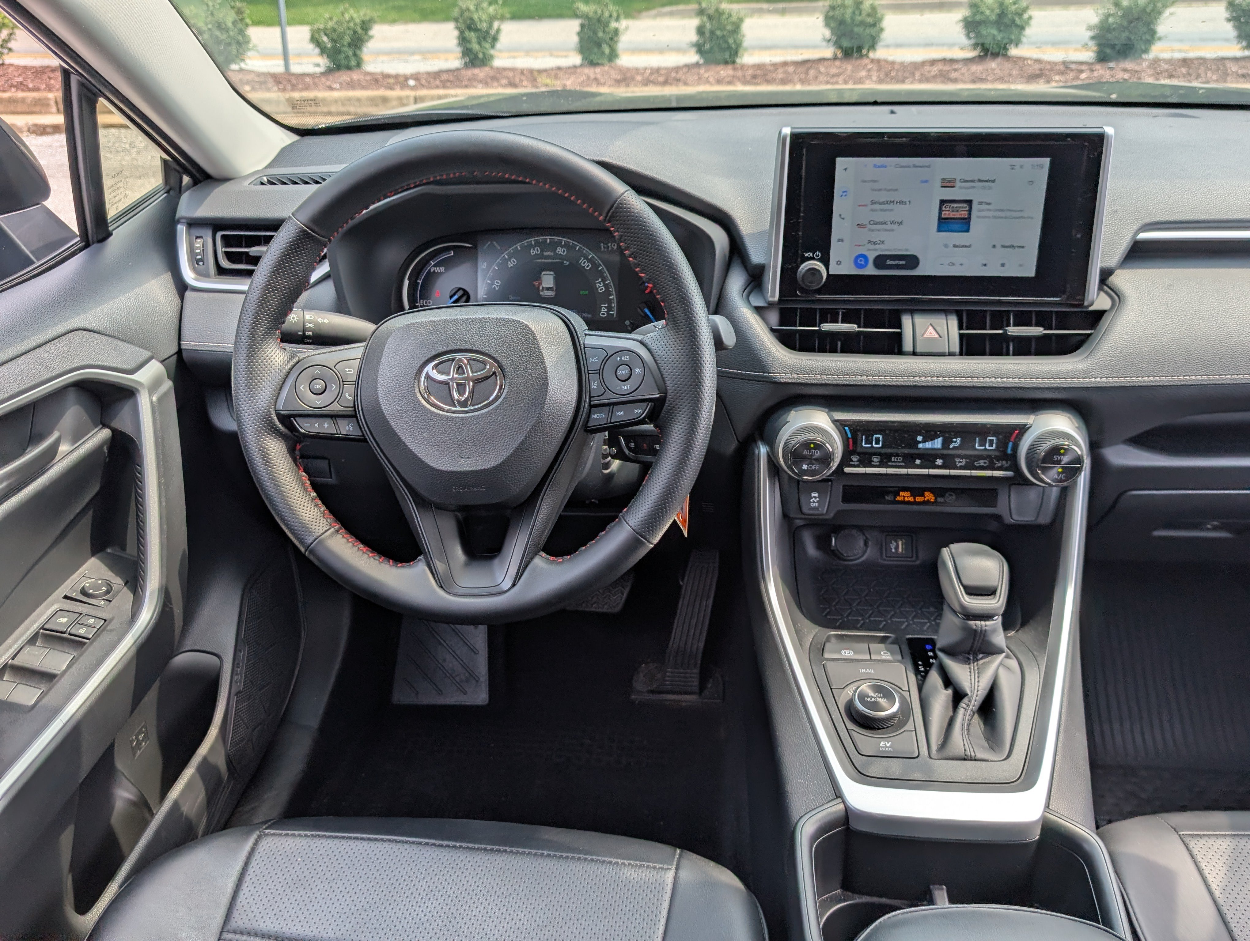 Used 2025 Toyota RAV4 LE AWD/4WD image 16