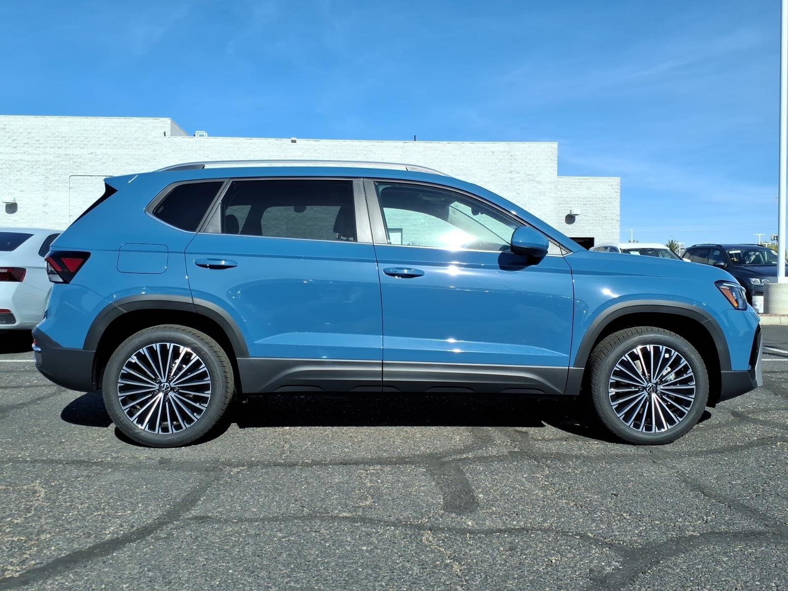 New 2026 Volkswagen Taos SE image 6