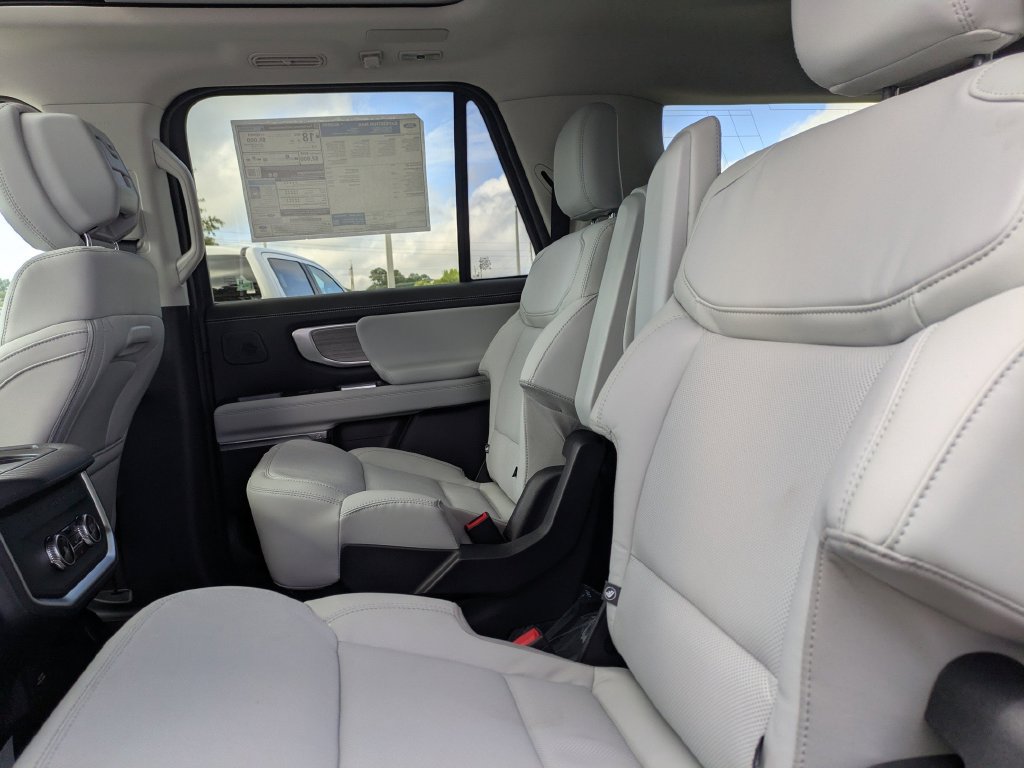 New 2027 Ford Expedition Max Platinum AWD/4WD image 16