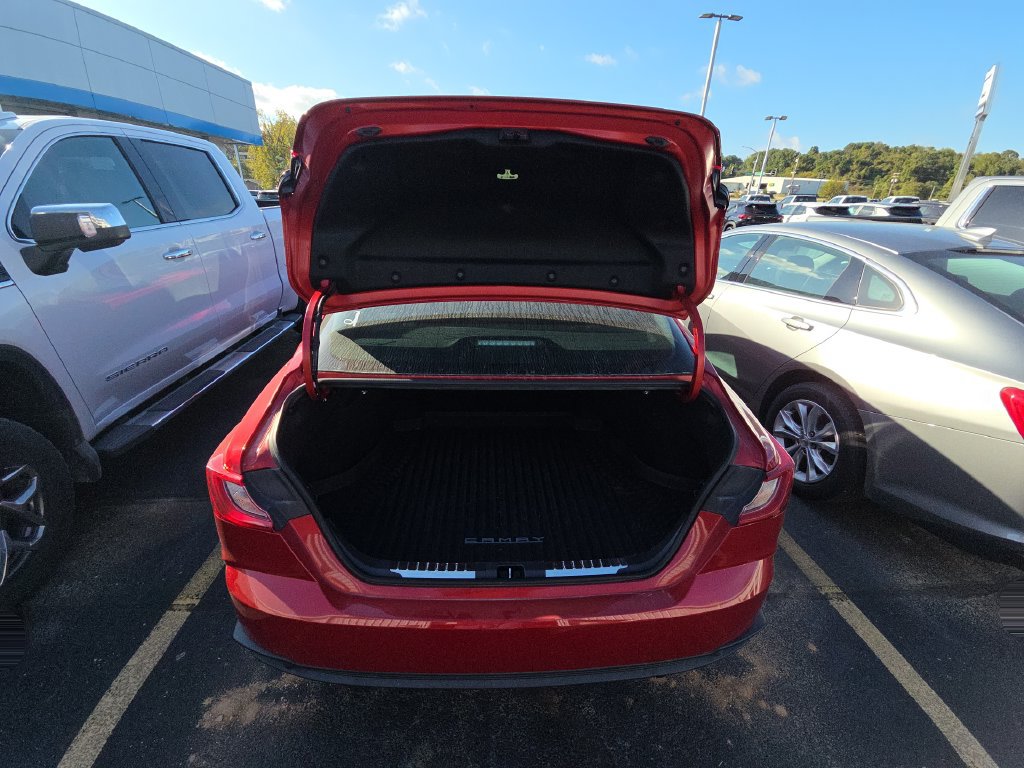 Used 2025 Toyota Camry SE w/ Convenience Package FWD image 14