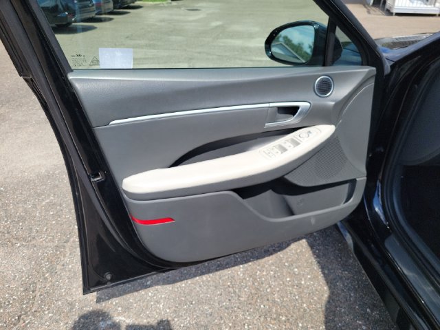 Used 2025 Hyundai Sonata SEL FWD image 14
