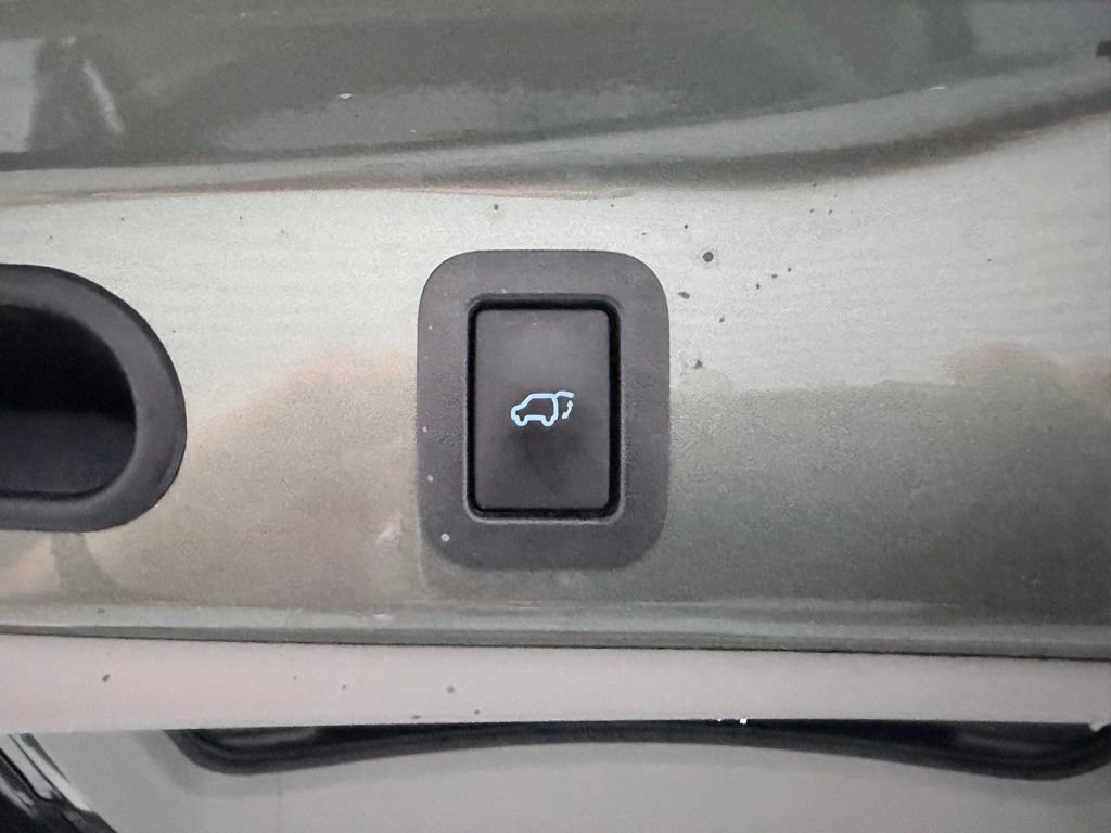 Used 2015 Toyota Highlander Limited FWD image 35