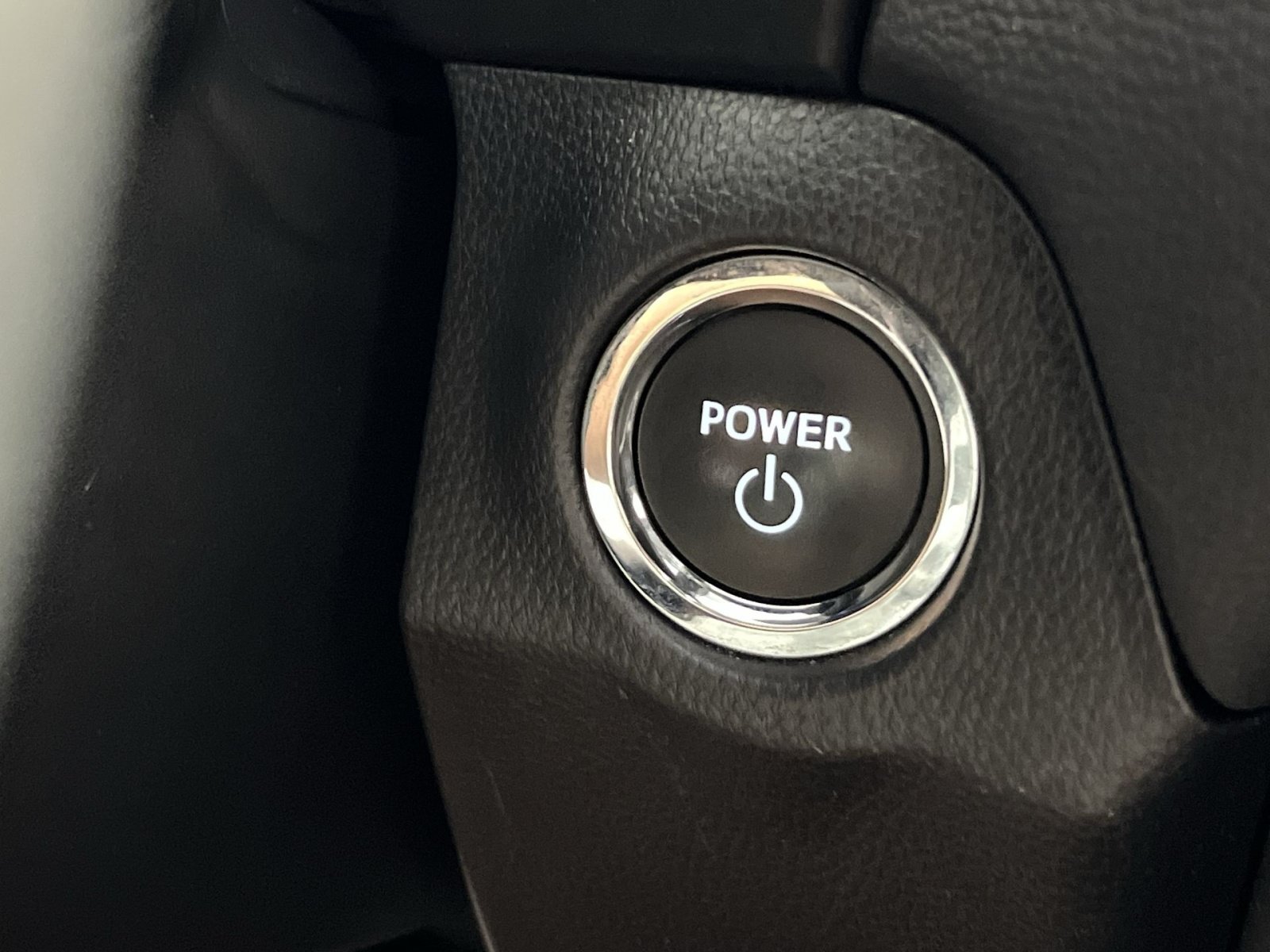 Used 2025 Toyota RAV4 XLE AWD/4WD image 34