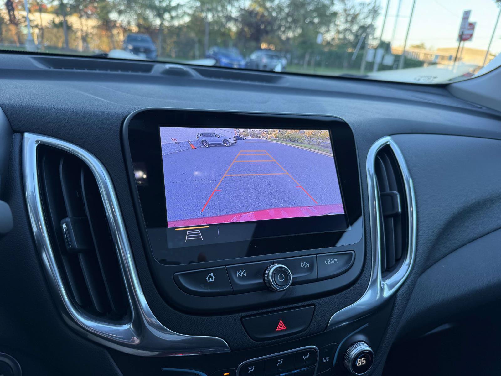 Used 2019 Chevrolet Equinox LT AWD/4WD image 11