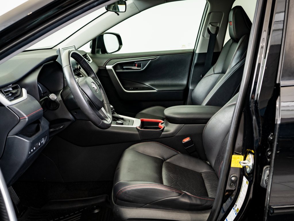 Used 2020 Toyota RAV4 AWD image 23
