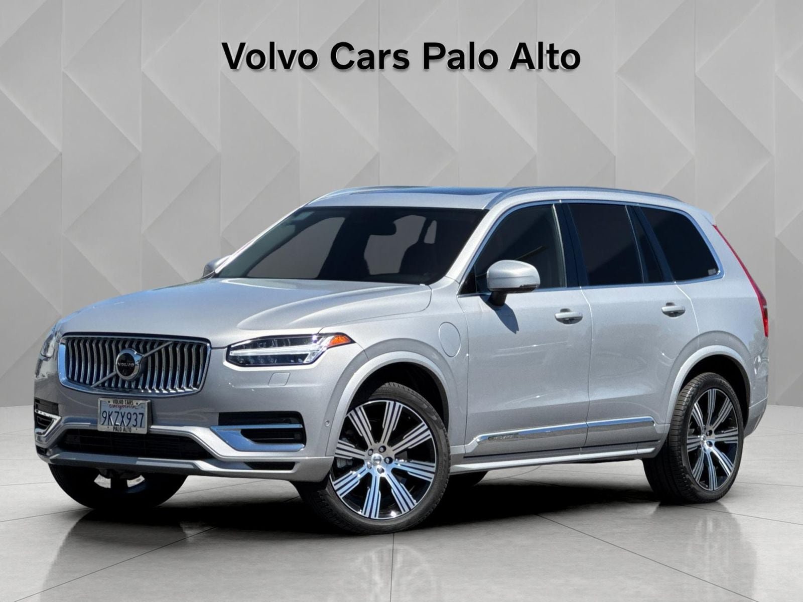 Certified 2024 Volvo XC90 T8 Plus w/ Protection Package Premier AWD/4WD image 2