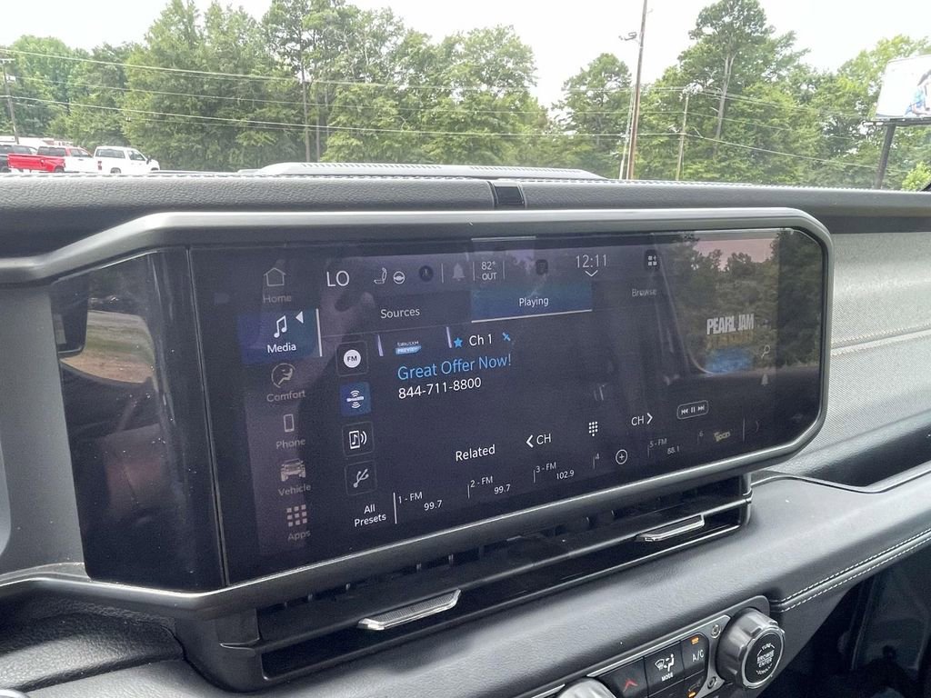 Used 2024 Jeep Wrangler Sahara image 18