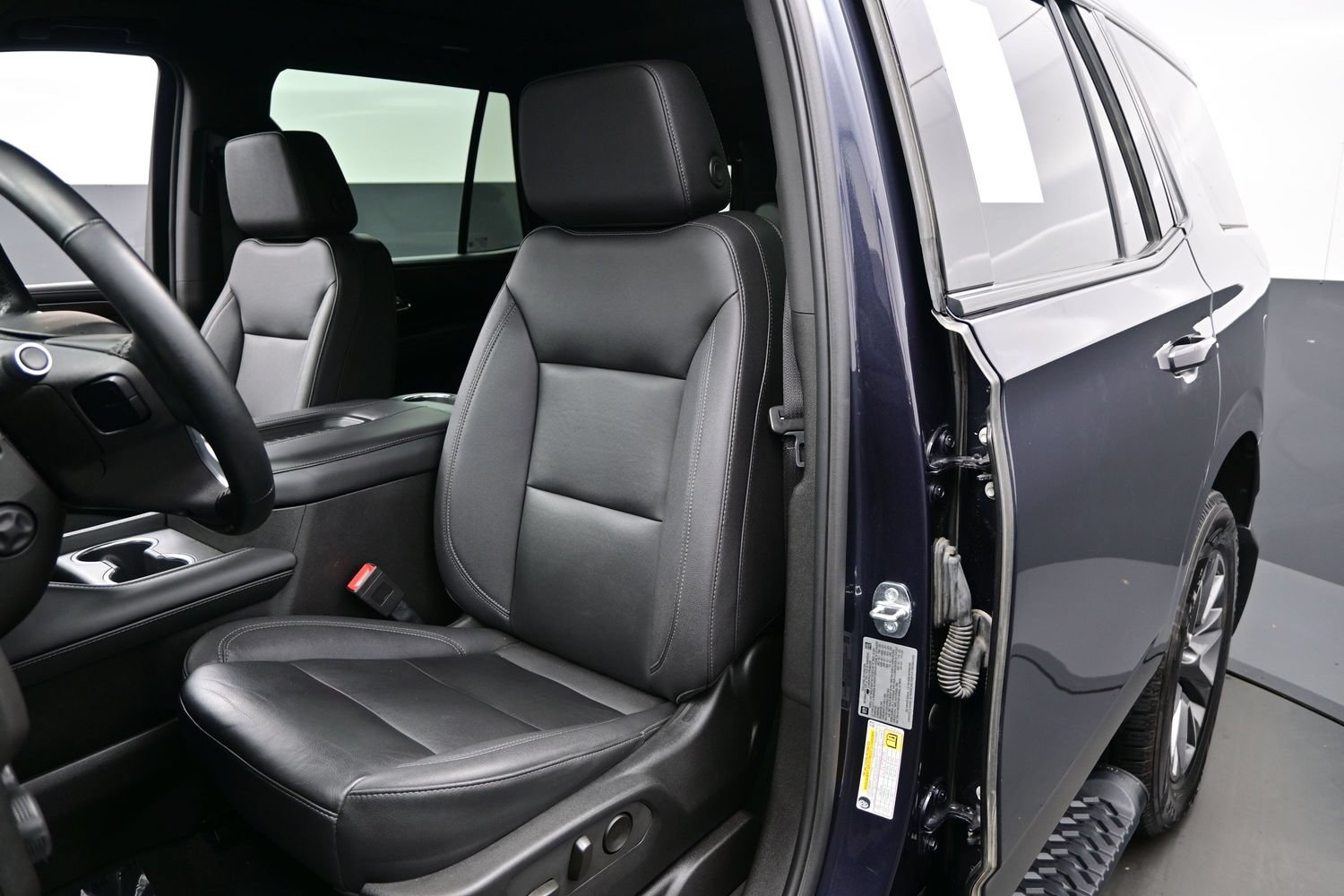 Used 2023 Chevrolet Tahoe Z71 w/ Luxury Package AWD/4WD image 12