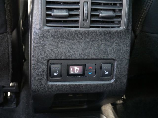 Used 2024 Mitsubishi Outlander SEL AWD/4WD image 13