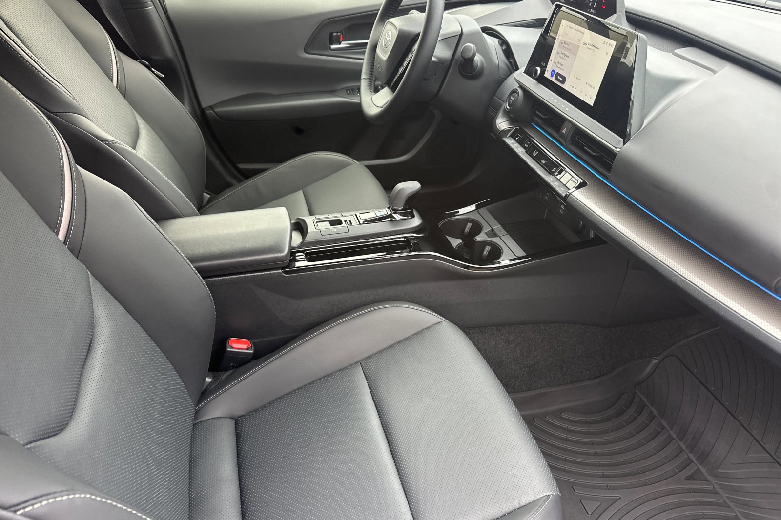 Used 2024 Toyota Prius LE image 16