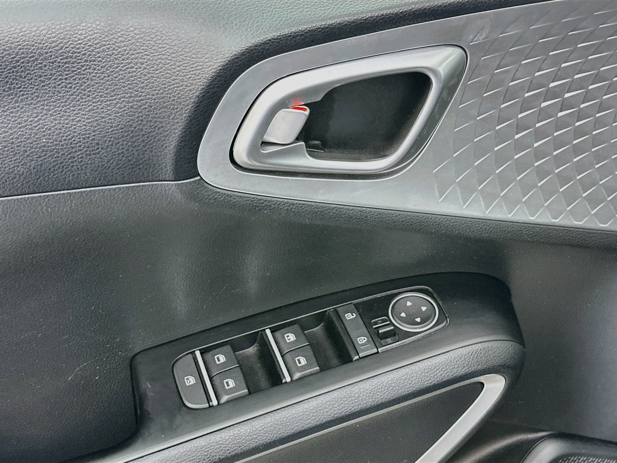 Used 2025 Kia Soul LX w/ LX Technology Package FWD image 15