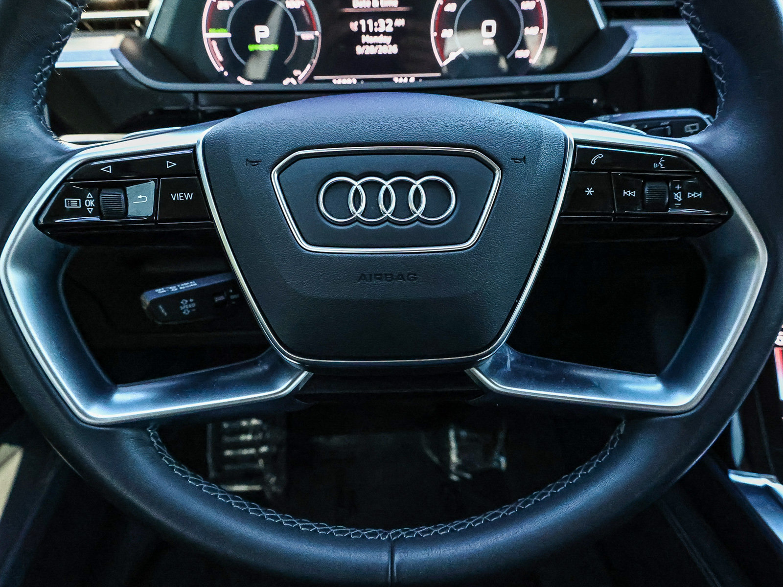 Used 2024 Audi Q8 e-tron Premium AWD/4WD image 25