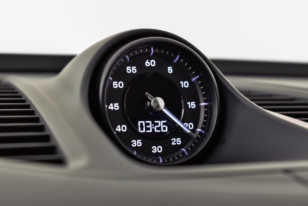 Certified 2025 Porsche Macan 4S Electric w/ Premium Package image 17