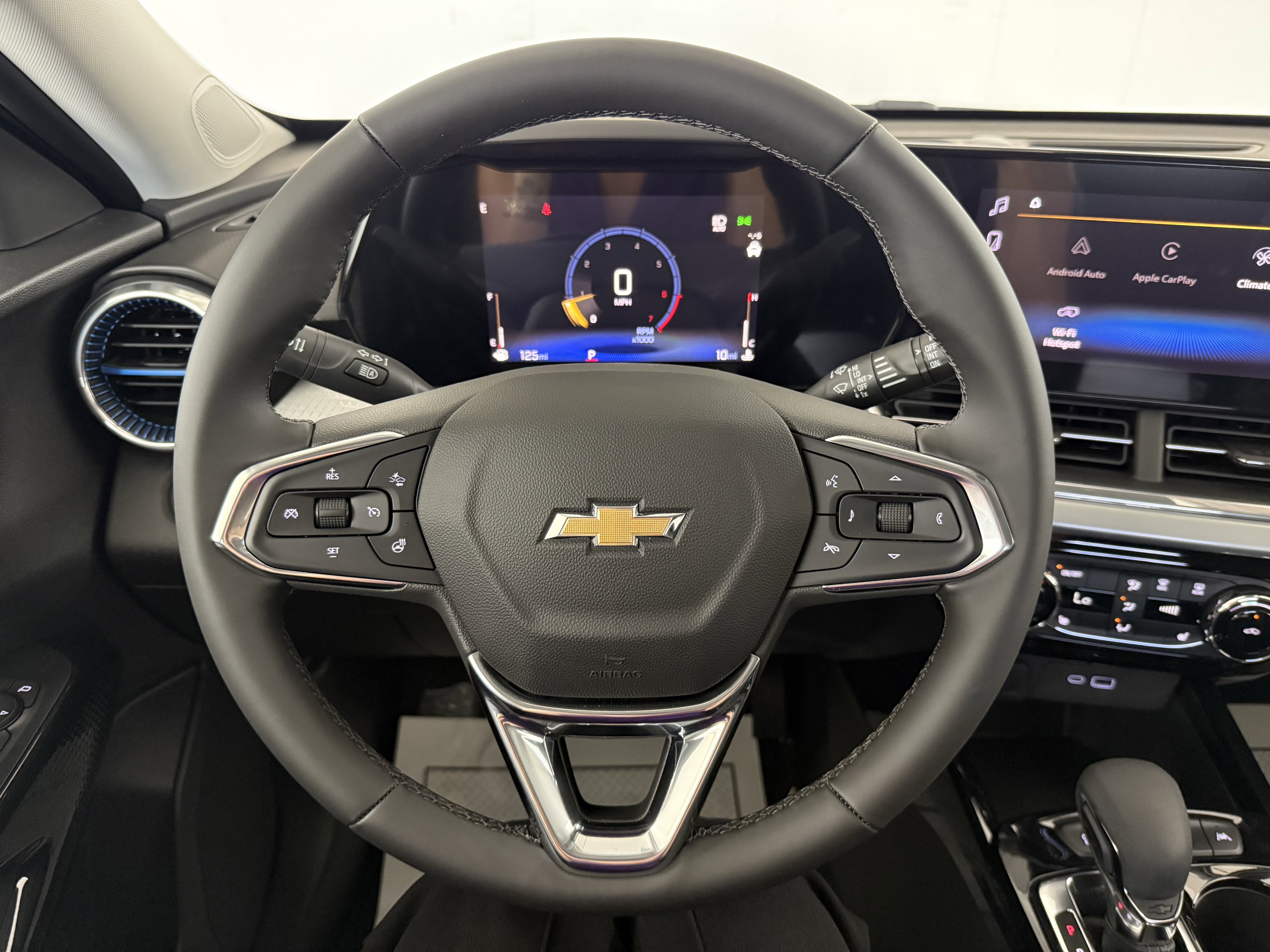 New 2025 Chevrolet Trax LT w/ Driver Confidence Package image 18