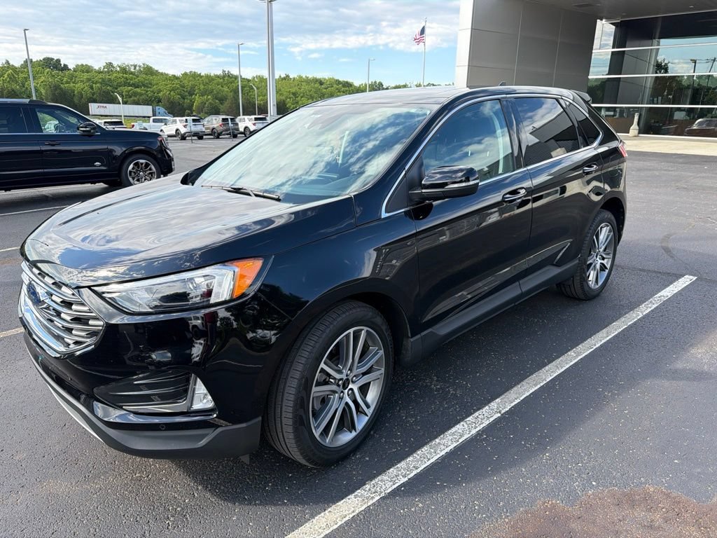 Used 2024 Ford Edge Titanium AWD/4WD image 3
