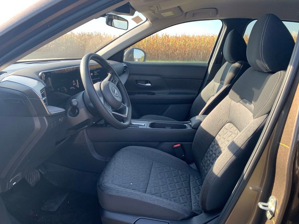 New 2026 Nissan Kicks SV w/ SV Premium Package AWD/4WD image 9