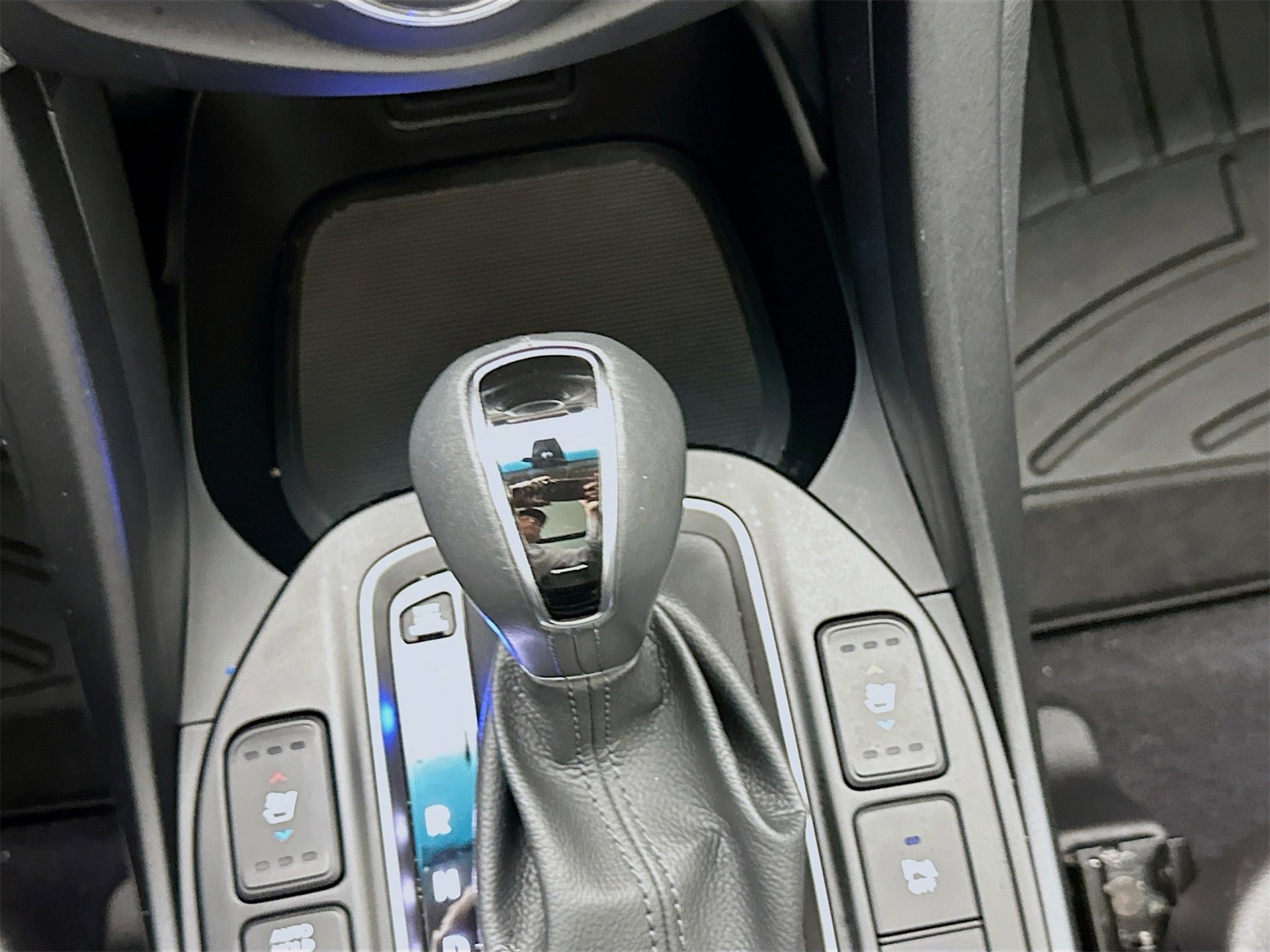 Used 2017 Hyundai Santa Fe Sport w/ 2.0T Ultimate Tech Package 05 image 18