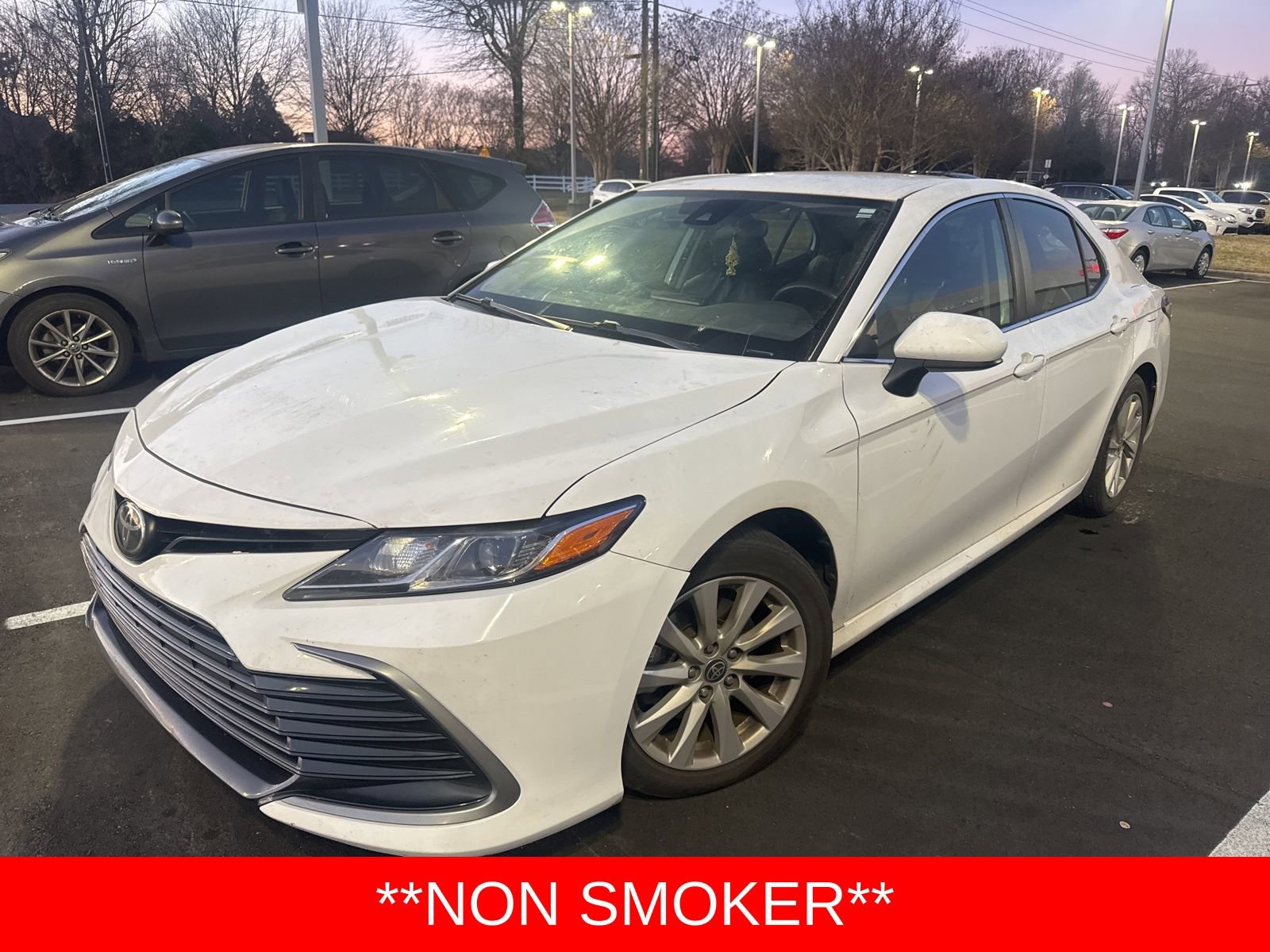 Used 2022 Toyota Camry LE image 2