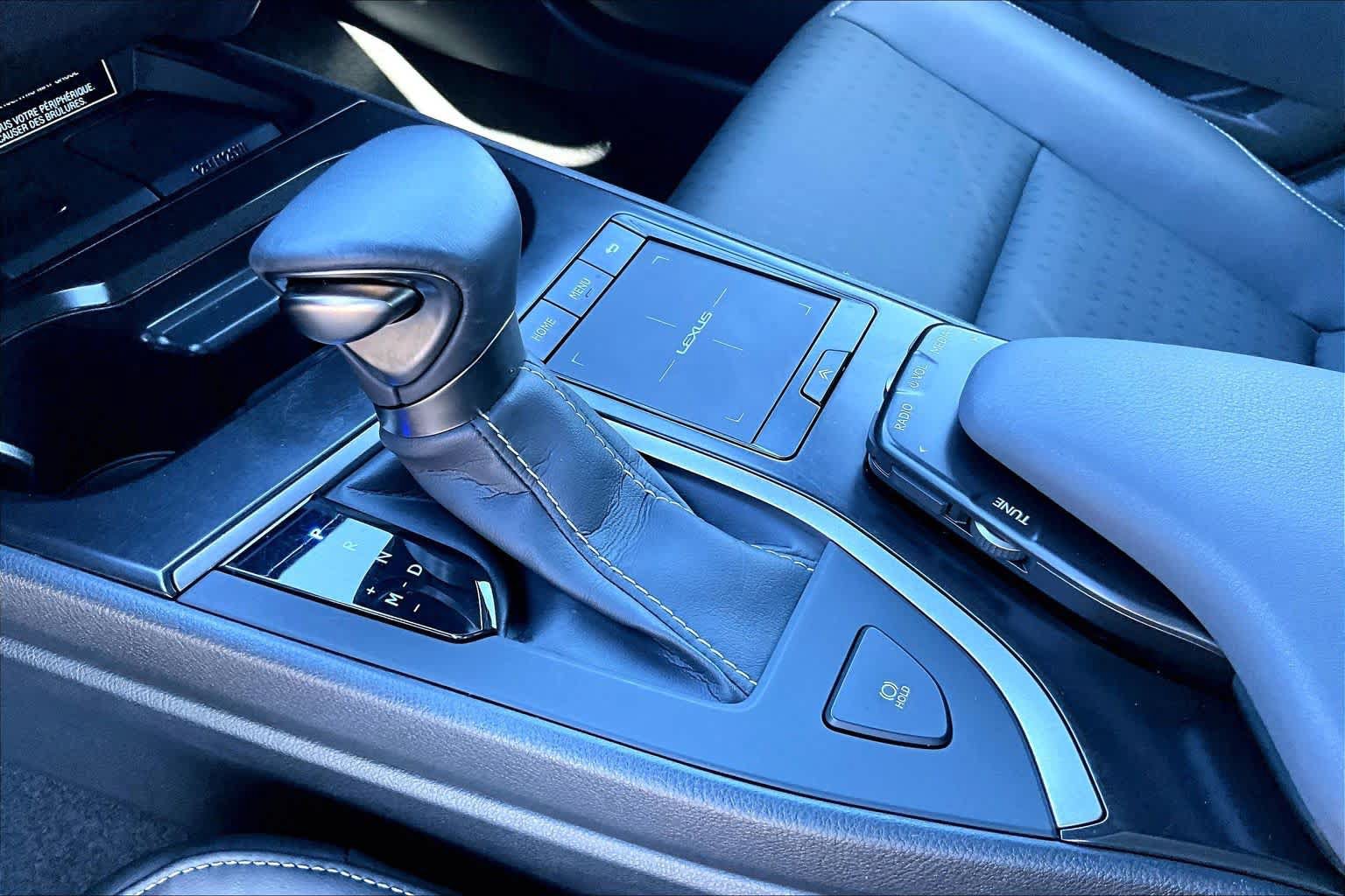 Used 2022 Lexus UX 200 w/ Accessory Package (Z1) FWD image 15