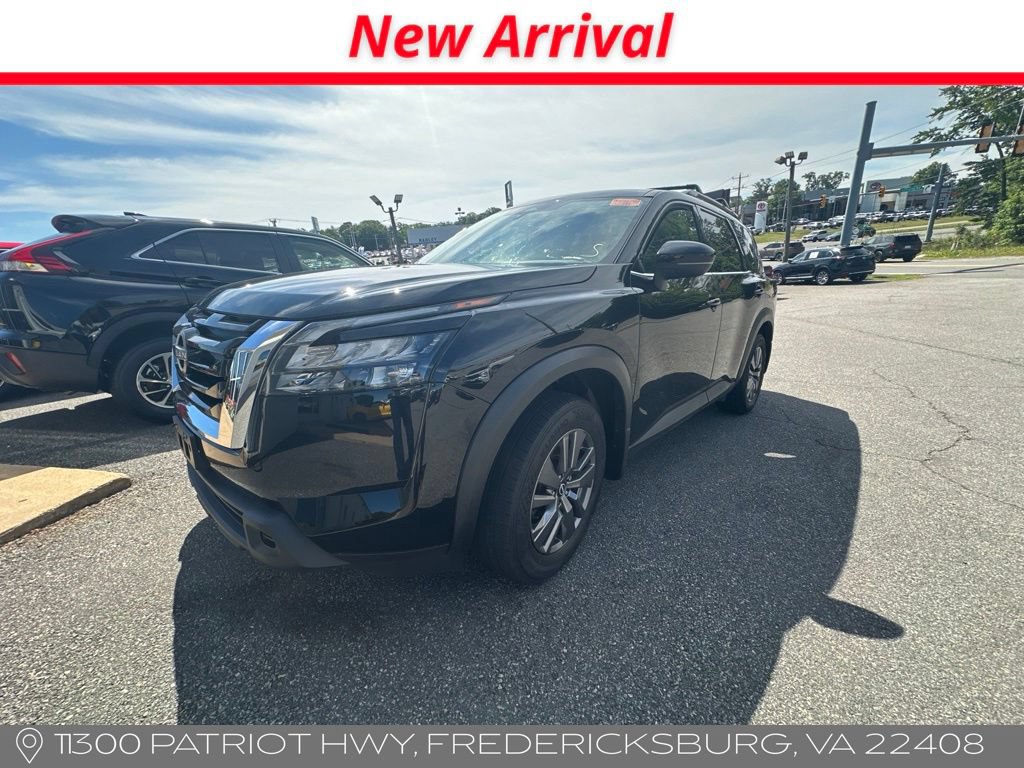 Used 2024 Nissan Pathfinder SV AWD/4WD image 1