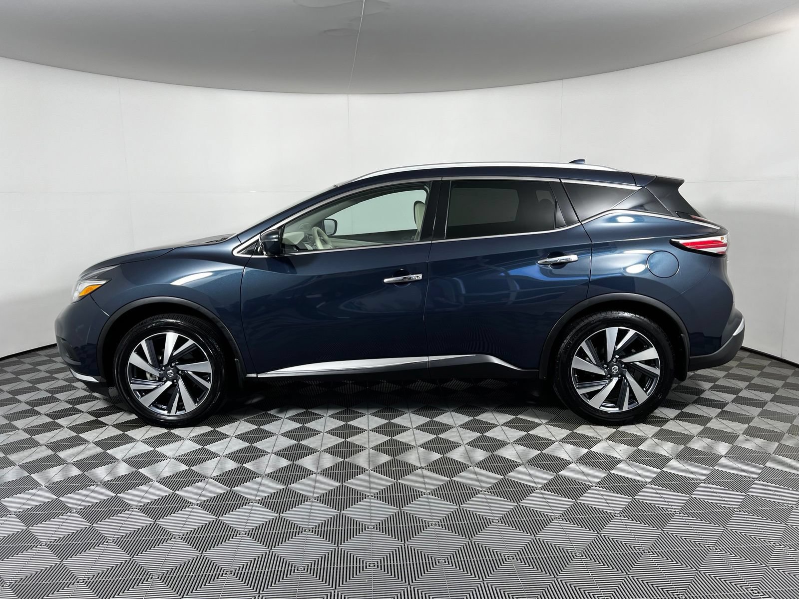 Used 2018 Nissan Murano Platinum w/ Cargo Package FWD image 8