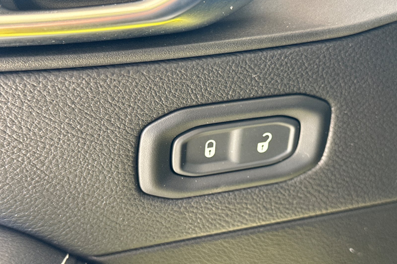 Used 2023 Jeep Wrangler Unlimited Sahara AWD/4WD image 13