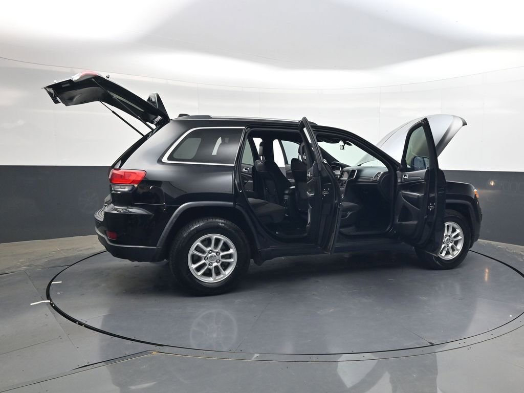 Used 2019 Jeep Grand Cherokee Laredo RWD image 34