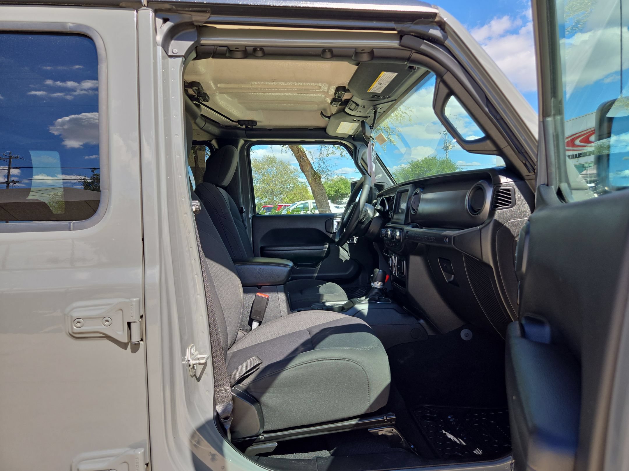 Used 2021 Jeep Wrangler Unlimited Sport AWD/4WD image 25