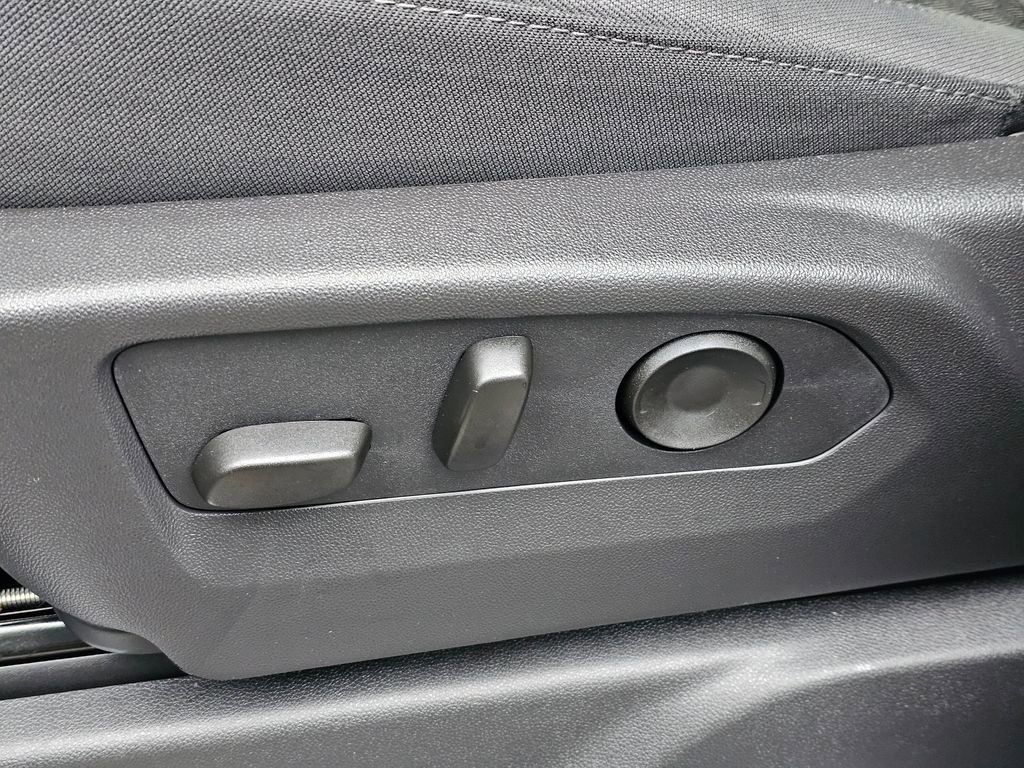 Used 2025 GMC Sierra 1500 Elevation image 23