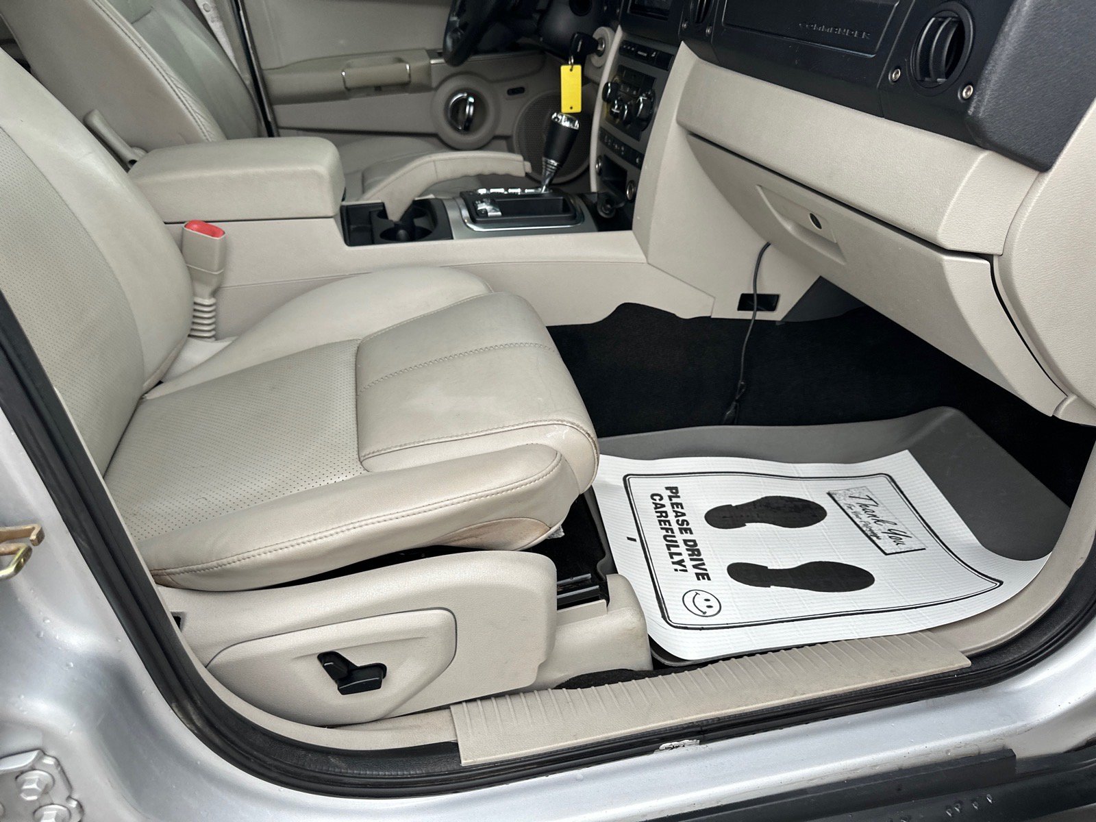 Used 2006 Jeep Commander Limited AWD/4WD image 34