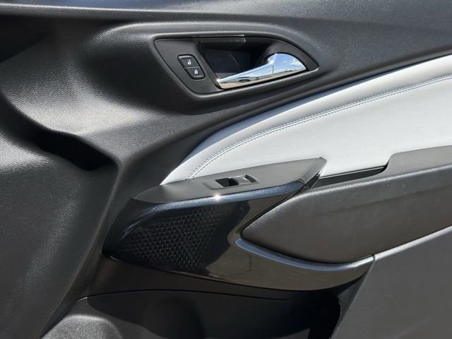 Certified 2025 Chevrolet Trax LT w/ LT Convenience Package FWD image 30