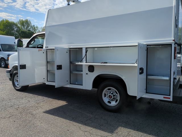 New 2025 GMC Savana 3500 w/ Power Convenience Package RWD image 21