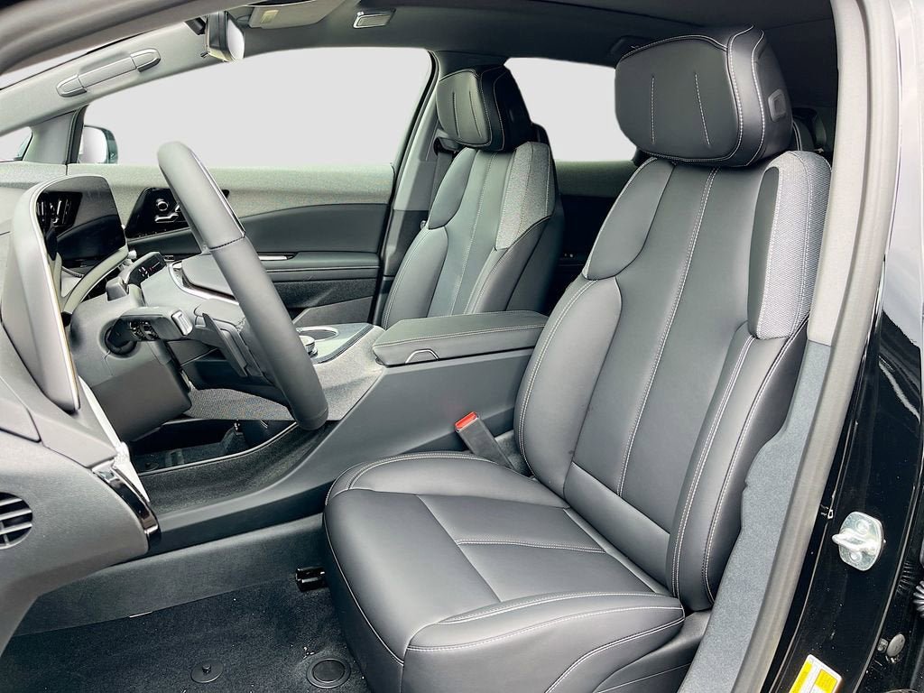 New 2026 Cadillac Optiq Sport 1 w/ LPO, Floor Liner Package AWD/4WD image 15