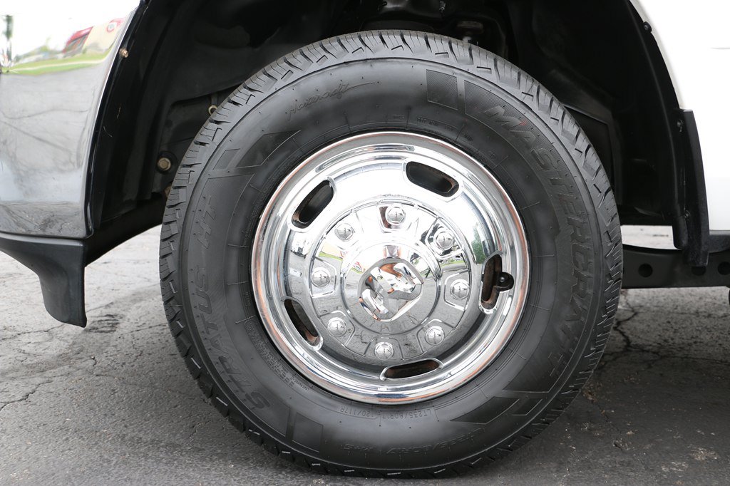 Used 2024 RAM 3500 Tradesman w/ Chrome Appearance Group AWD/4WD image 52