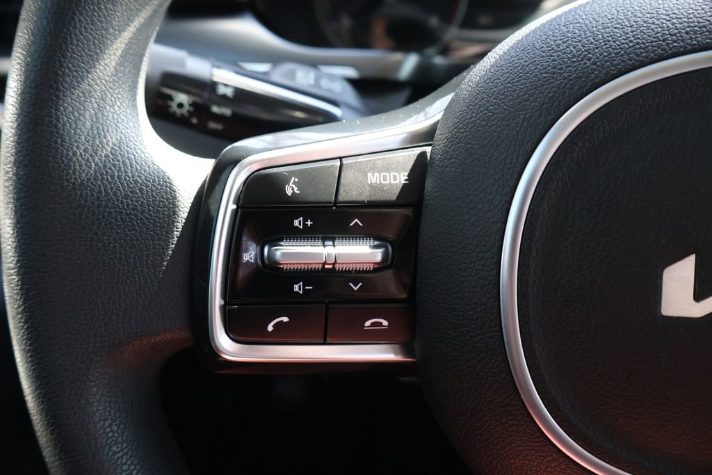 Used 2022 Kia Sorento LX image 27