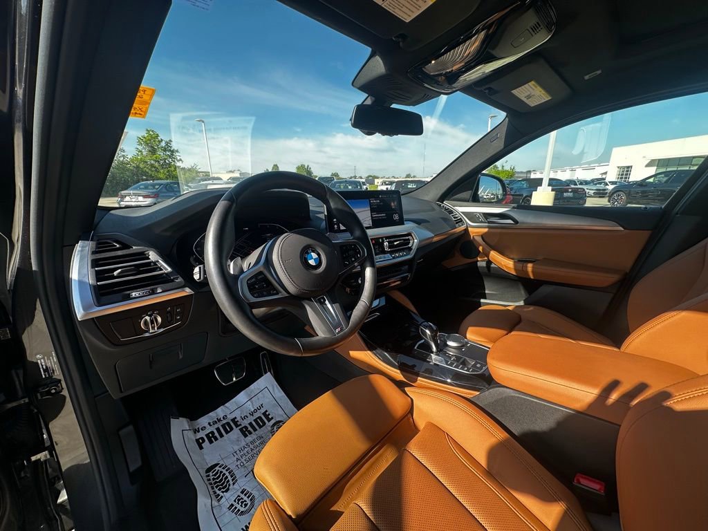 Certified 2025 BMW X4 xDrive30i image 10
