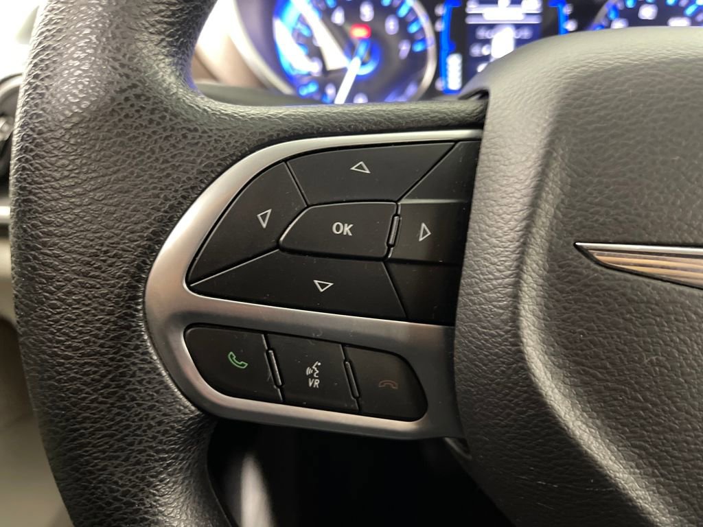 Used 2019 Chrysler Pacifica Touring Plus image 28