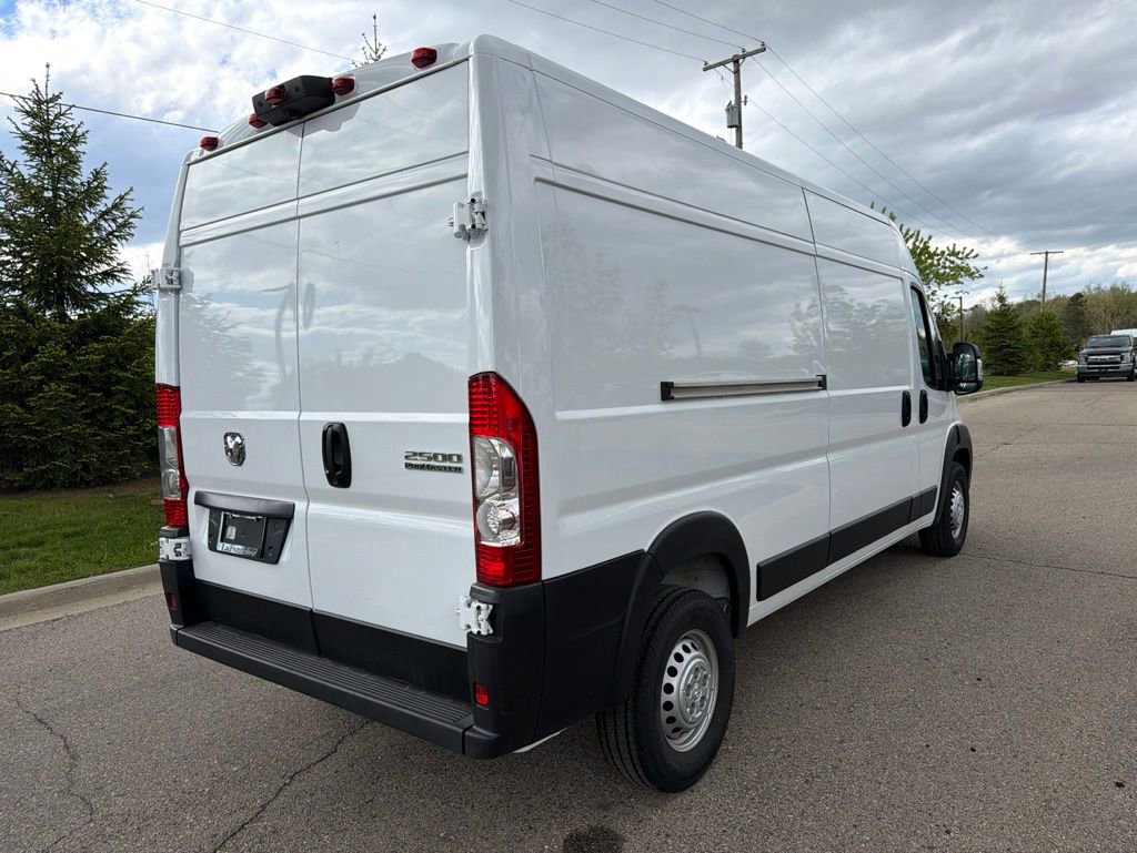 Used 2026 RAM ProMaster 2500 w/ Convenience Group FWD image 4