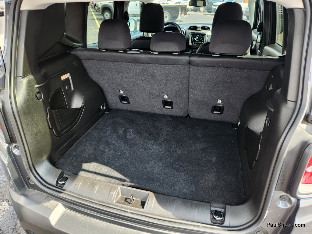 Used 2023 Jeep Renegade Latitude w/ Premium Group AWD/4WD image 20