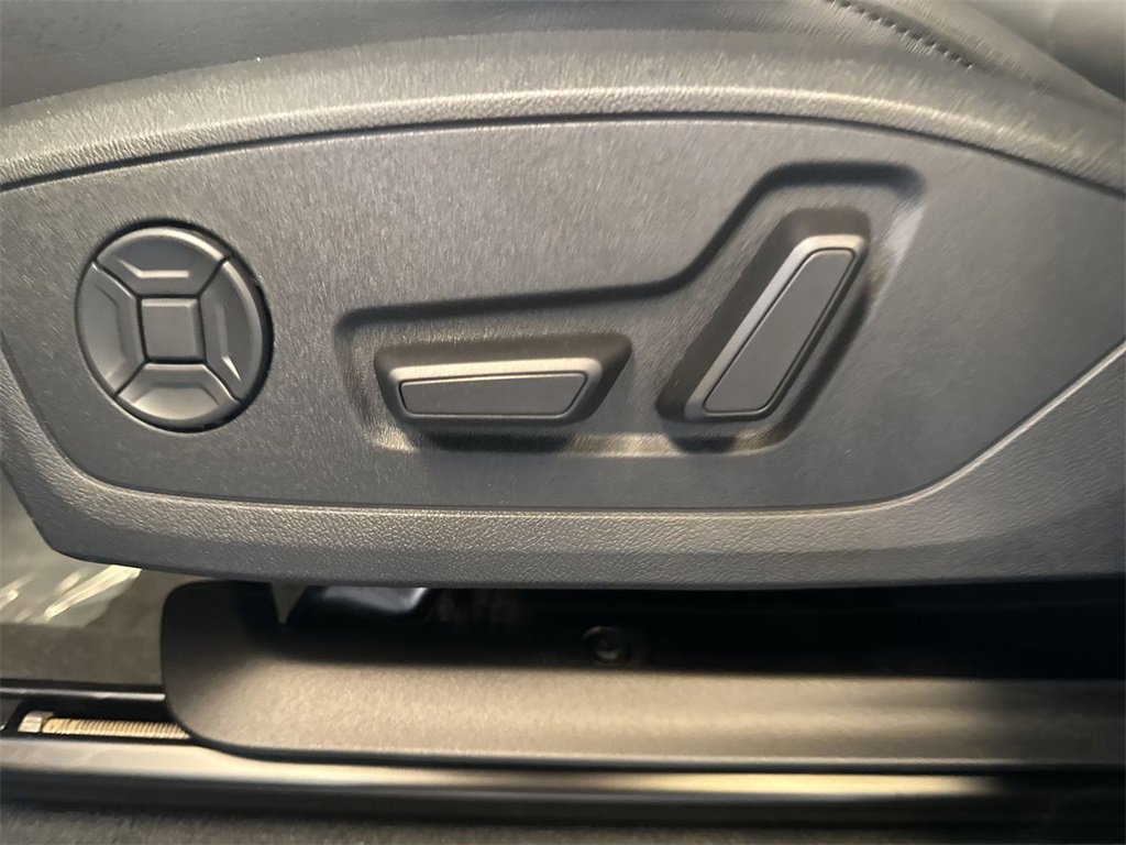 New 2025 Audi Q3 2.0T Premium image 12