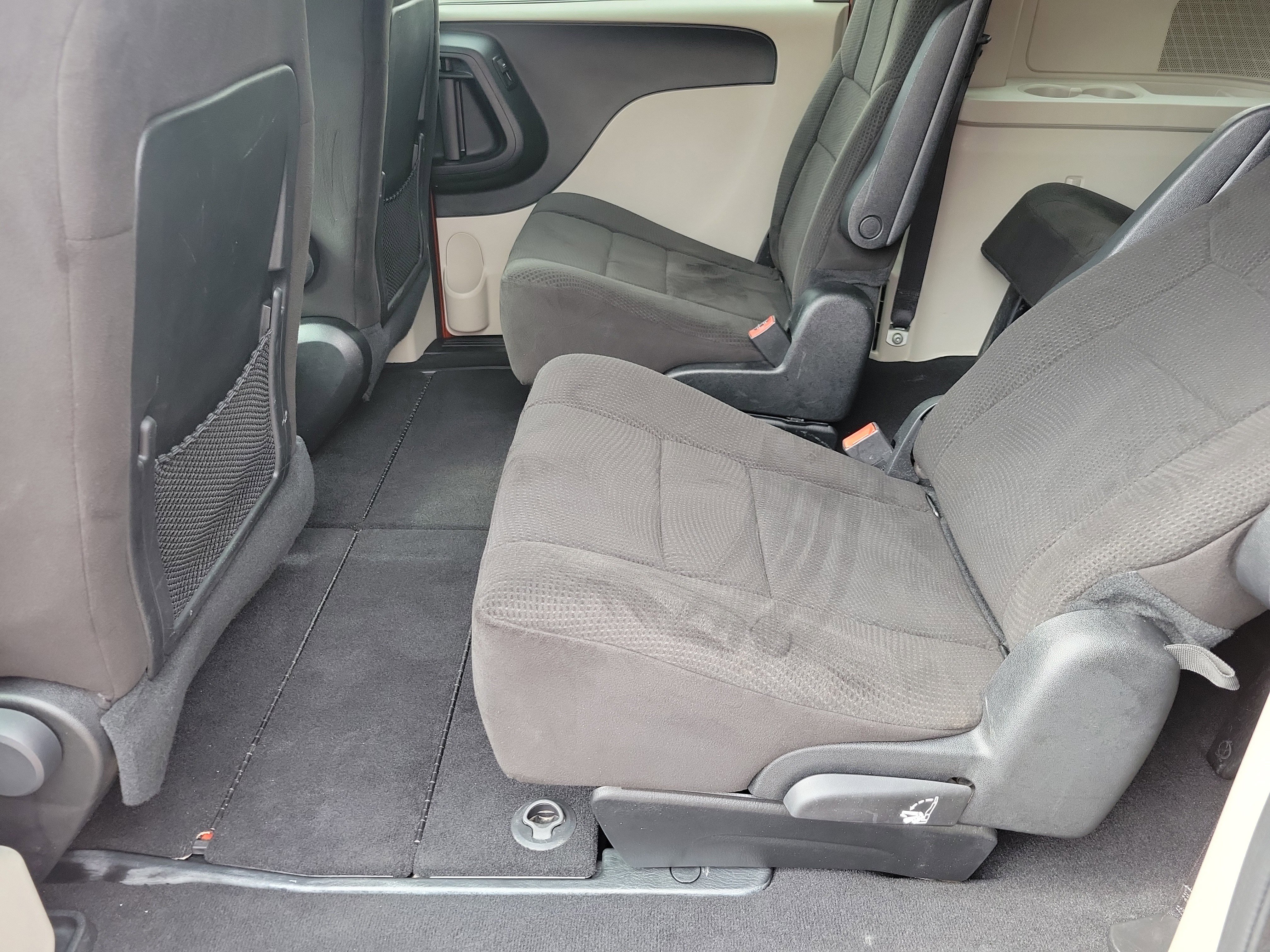 Used 2012 Dodge Grand Caravan SXT image 7