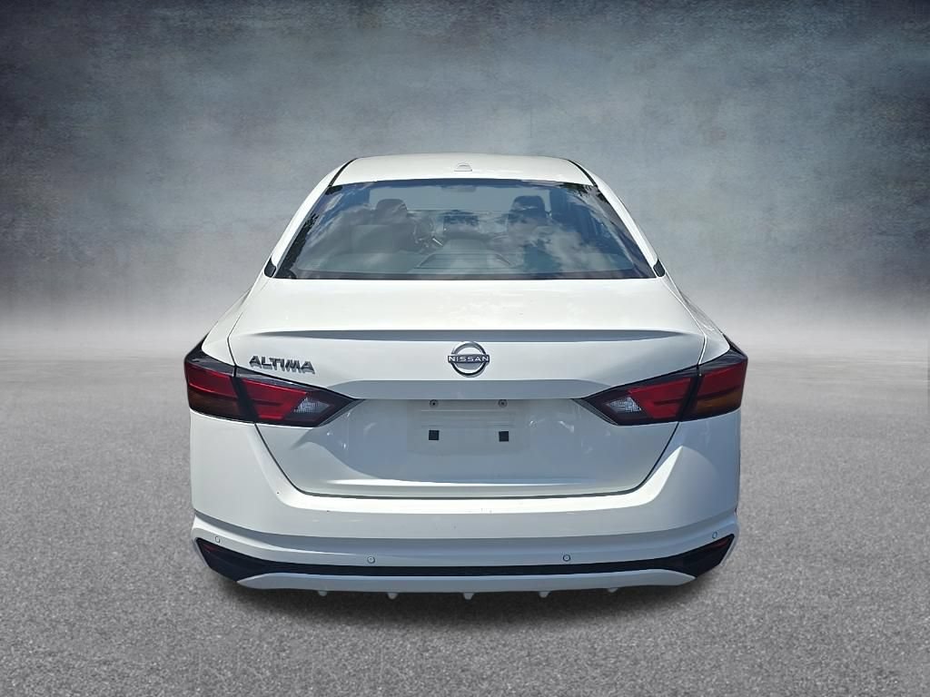 Used 2025 Nissan Altima 2.5 SV FWD image 5