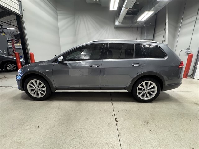 Used 2019 Volkswagen Golf Alltrack S AWD/4WD image 4