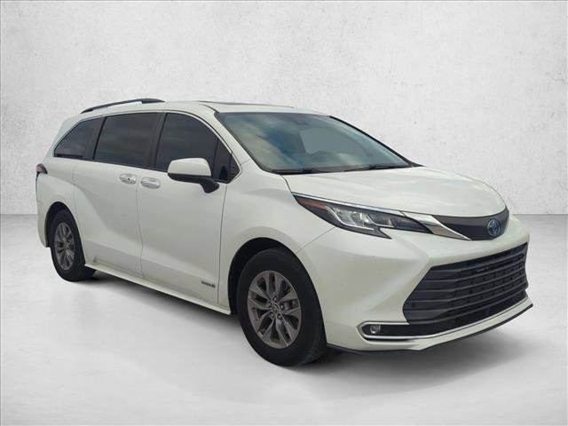 Used 2021 Toyota Sienna XLE FWD video 3
